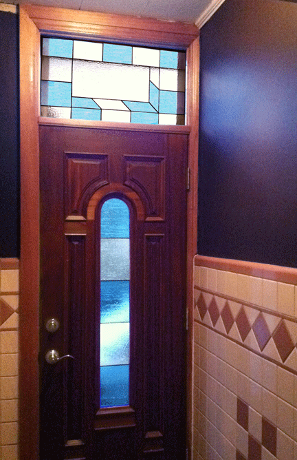 Slot transom